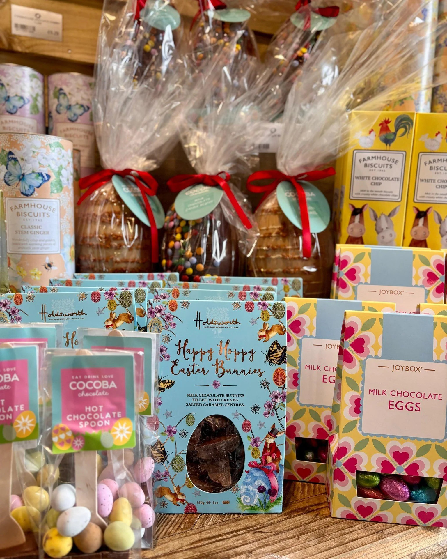 Still looking for the perfect Easter surprises? 🐰🌷 

Our farm shop is stocked with last-minute gifts, delicious treats, and everything you need to make your weekend special! Don&rsquo;t forget to grab your roast lamb from the butcher counter, ready