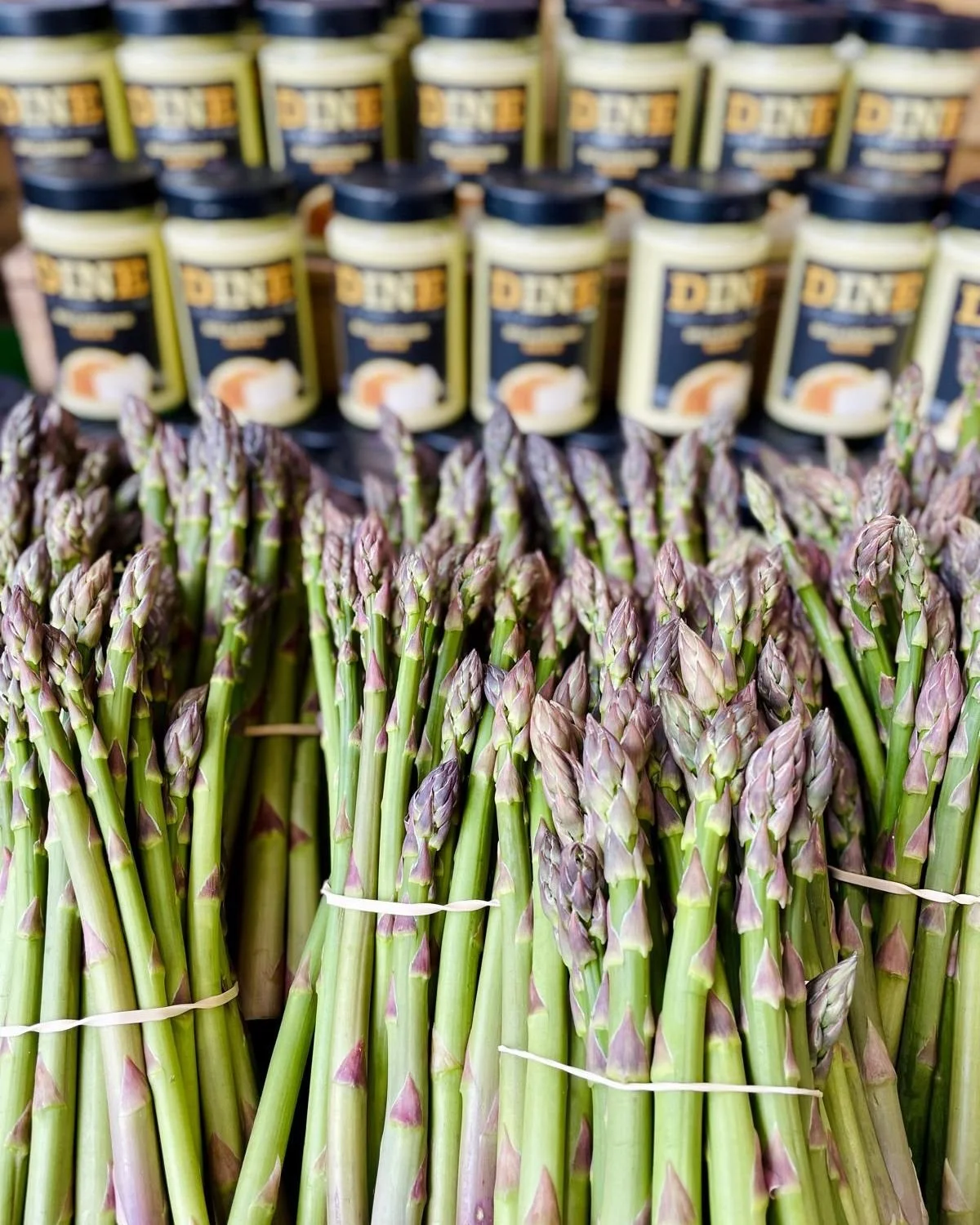 British Asparagus season is in full swing, and there&rsquo;s no better way to enjoy it than by grilling it on the BBQ this bank holiday!🌿🔥

Grilling enhances asparagus&rsquo;s natural sweetness, making it a perfect side dish, delicious in salads, o