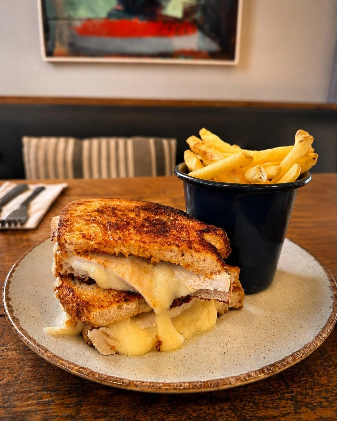 Menu item Monday🍽️

Chicken &amp; &lsquo;Nduja Toastie &ndash; Sliced chicken breast, @thereal_cure spicy &lsquo;nduja sausage &amp; mozzarella, served with skin-on fries🤤🍽️

🍽️Book your table using the link in our bio!

This menu item is not ava