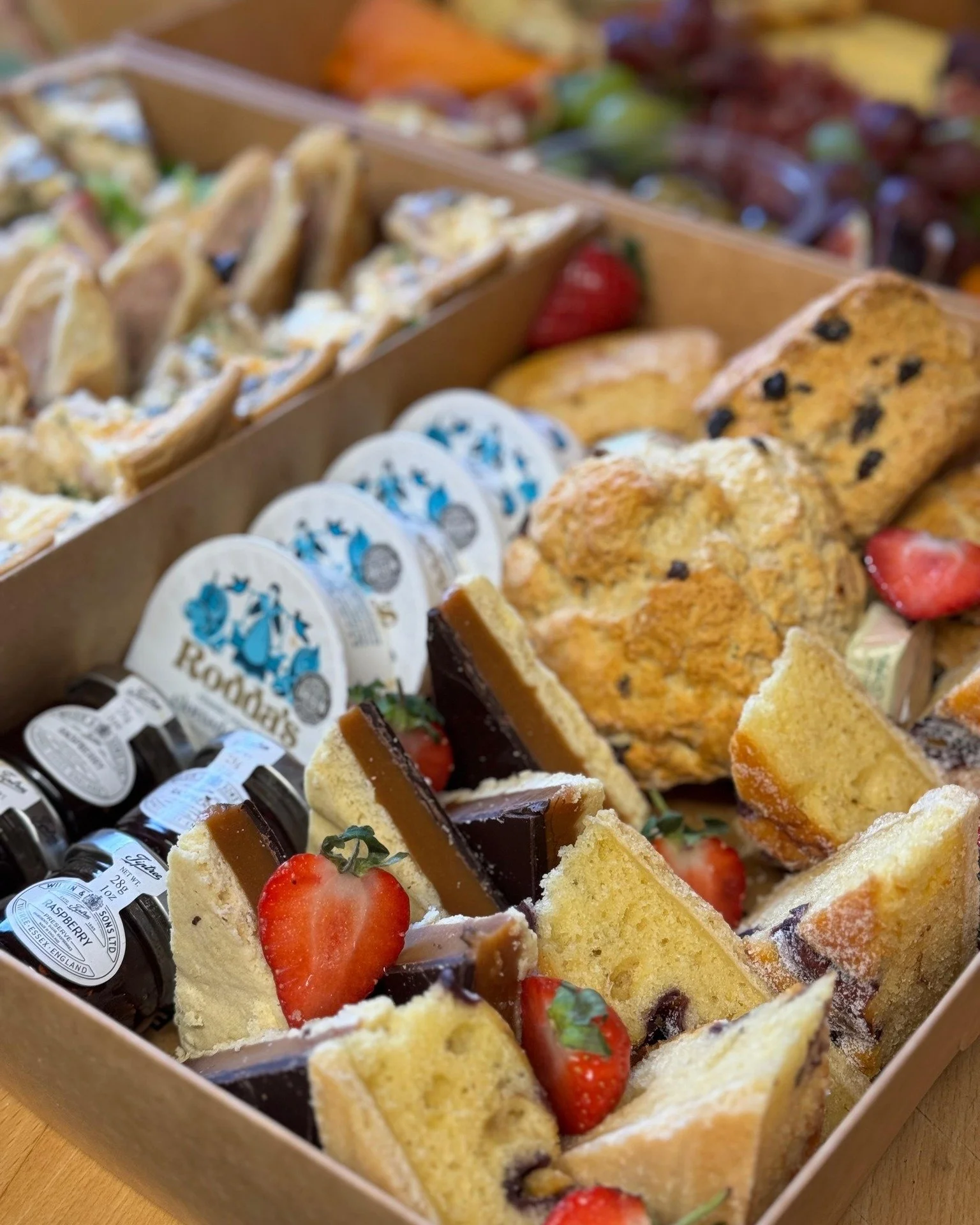 ☀️🥪 Make Summer Gatherings Delicious with Cobbs! 🧀🍓

Whether you're planning a picnic, hosting friends, celebrating a special occasion, or organising an office lunch, our freshly prepared Deli Graze Boxes, sandwich platters, cheese boards, and aft