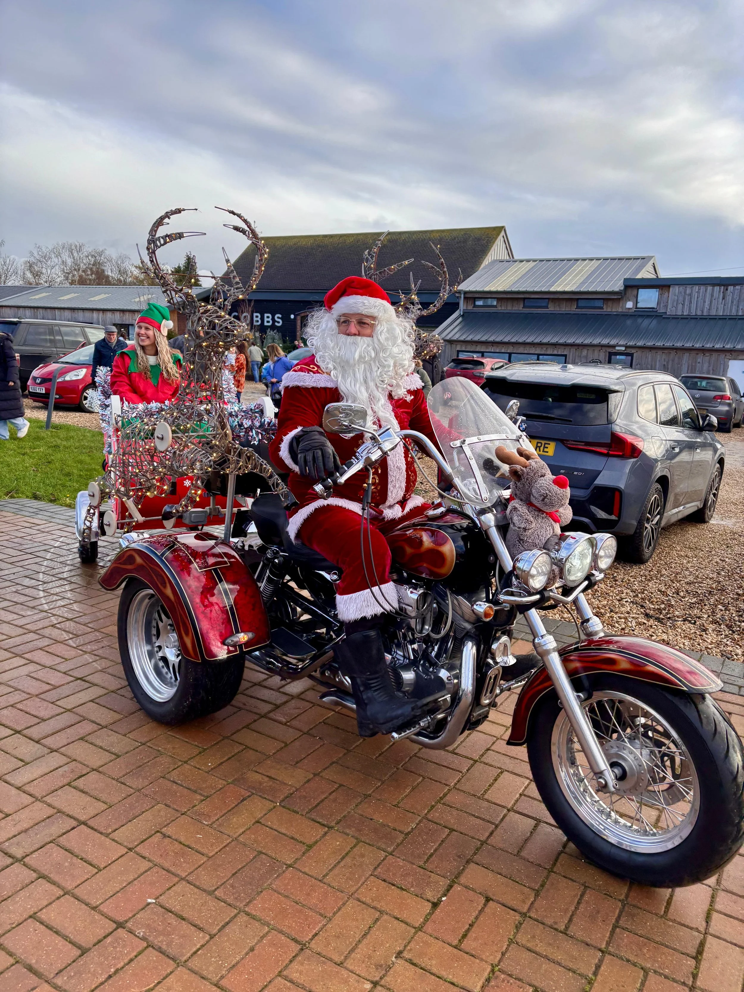 Trike Santa 2.jpg