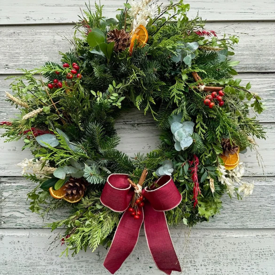 🎄✨ Wreath-Making Workshops at Cobbs ✨🎄

Get creative and embrace the festive season with one of our beautiful wreath-making workshops! 🌿

📍 Cobbs Englefield | @sarahstylesflorist Wreath Making Workshop
📅 Thursday 10th December
⏰ 7pm&ndash;9pm

?