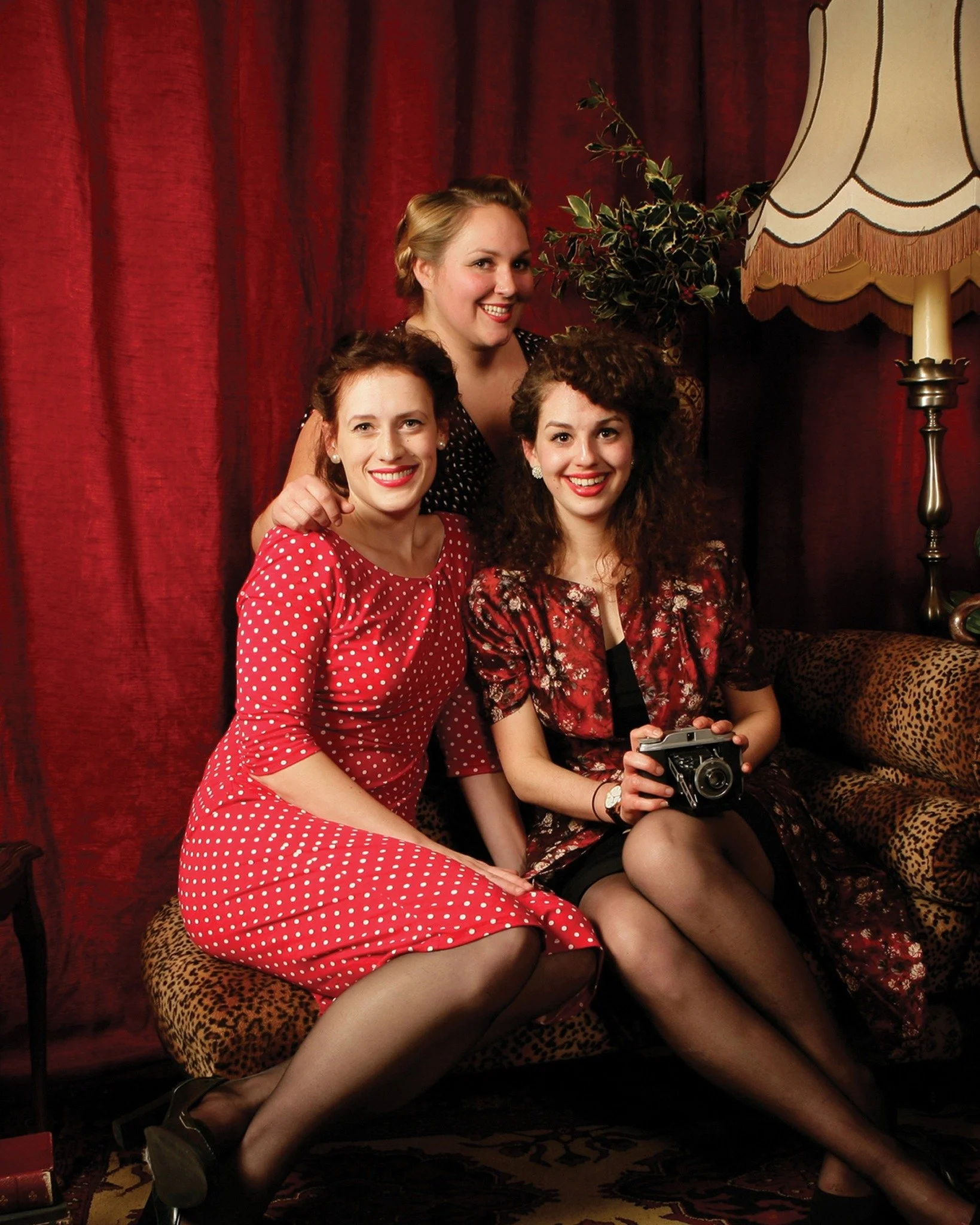 @thespitfiresisters are coming back to Cobbs Farm Shops this Christmas!🎵🎄

This sensational three-part vocal harmony group will transport you to the golden age of the 1930s &amp; &rsquo;40s, with nostalgic, Andrews Sisters-style performances filled