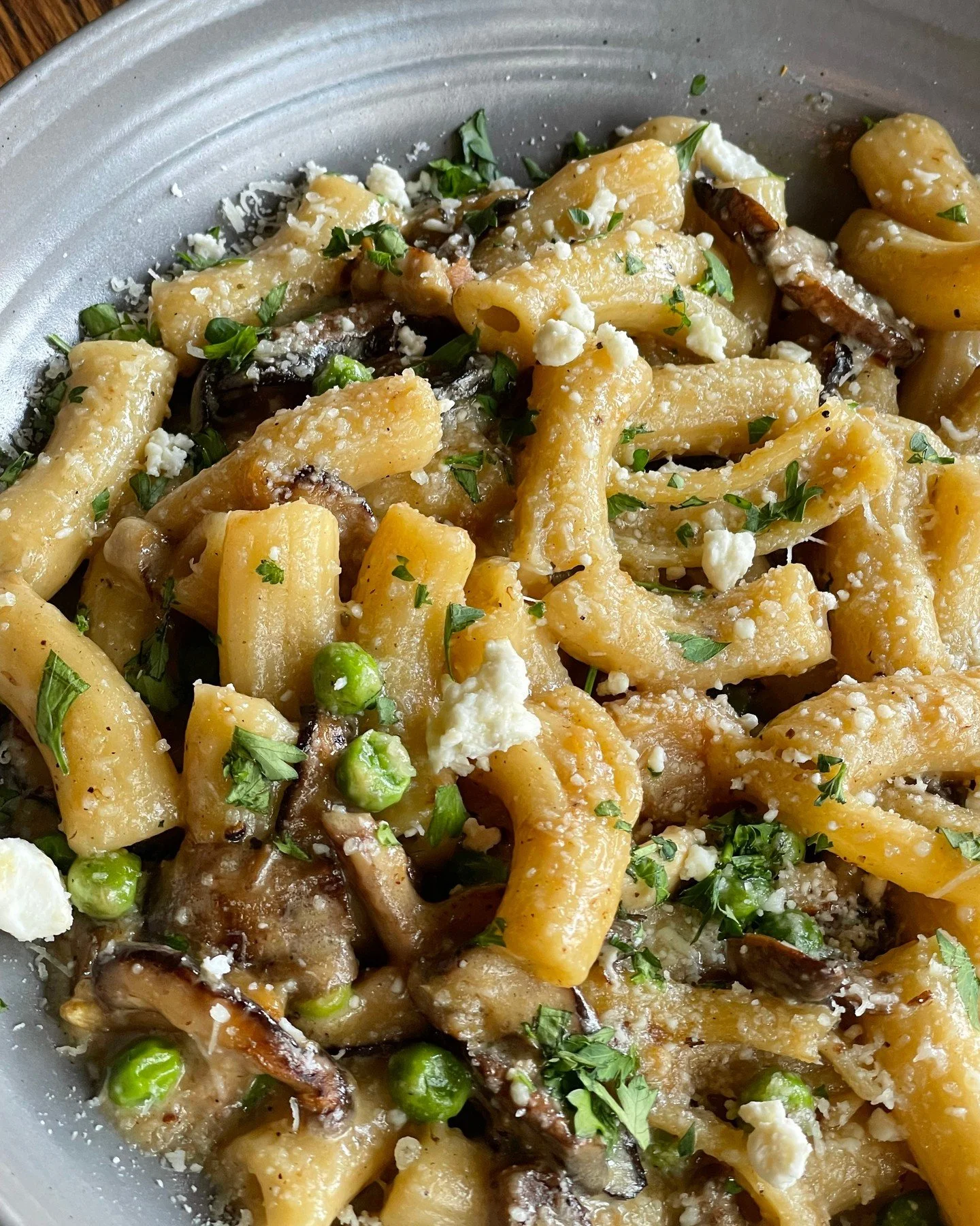A dish that defines cozy elegance 🍝 Roasted garlic cream, mushrooms, peas, goat cheese, and truffle oil, our Mushroom Casarecce is pure the coziest meal!