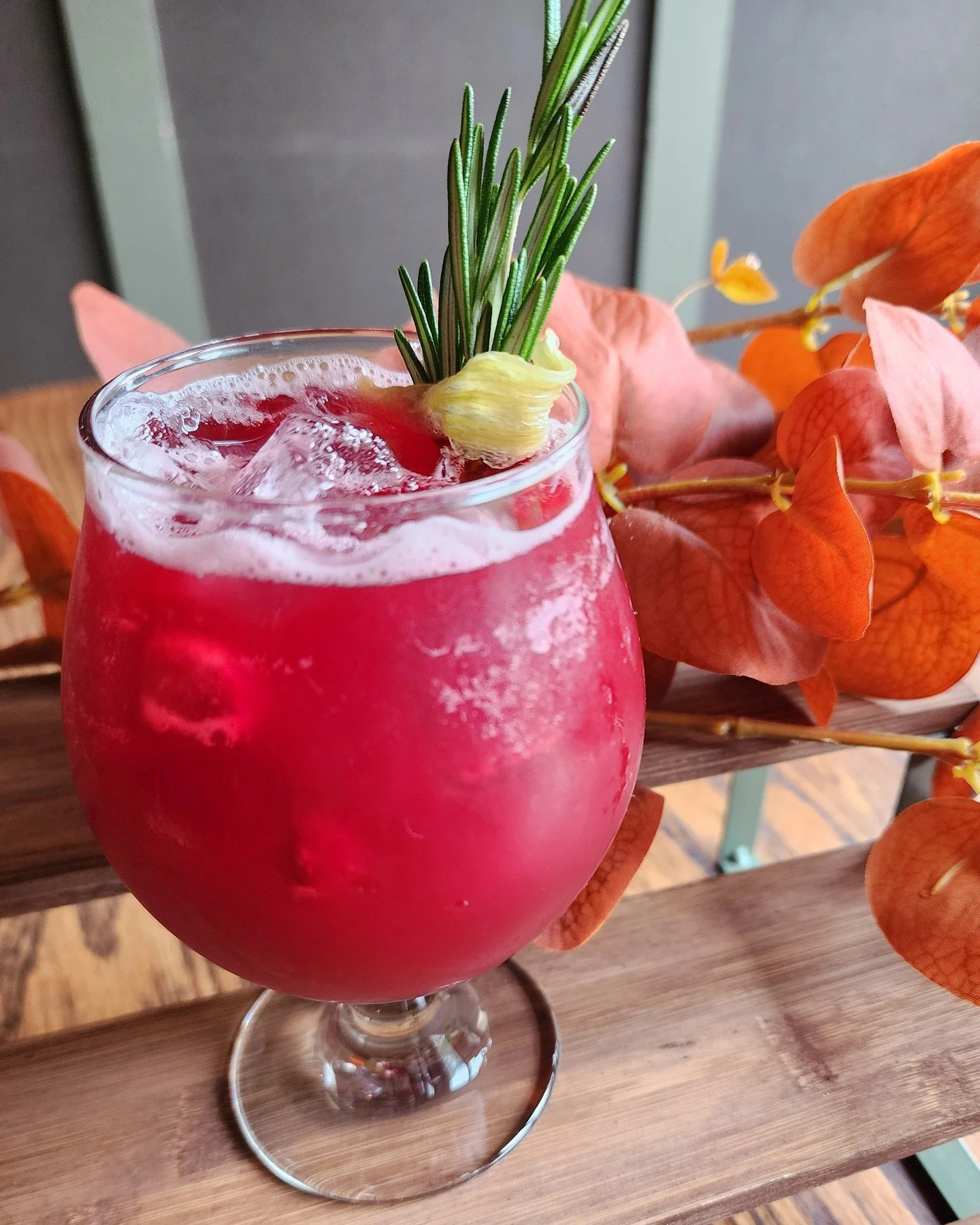 A few days from the new year calls for a cocktail that&rsquo;s bright, bold, and a little unexpected.
Our Elevenses, bourbon, fennel liqueur, Bauchant, beet-carrot juice, rosemary-brown sugar &amp; lemon! The perfect sip to ease into the last week of