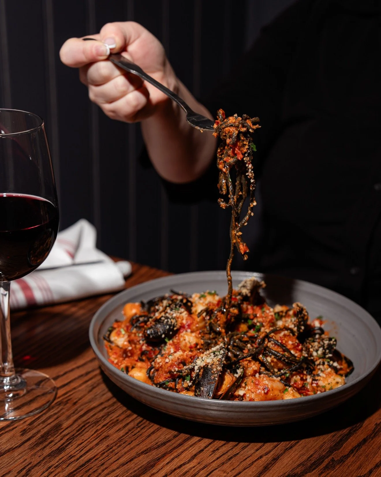 Turn up the heat with our Squid Ink Fra Diavolo 🔥
Loaded with shrimp, scallops, and mussels in a Calabrian chili pesto pomodoro, finished with a touch of cream and garlic bread crumbs!

#johnnystavern #fradiavolo
