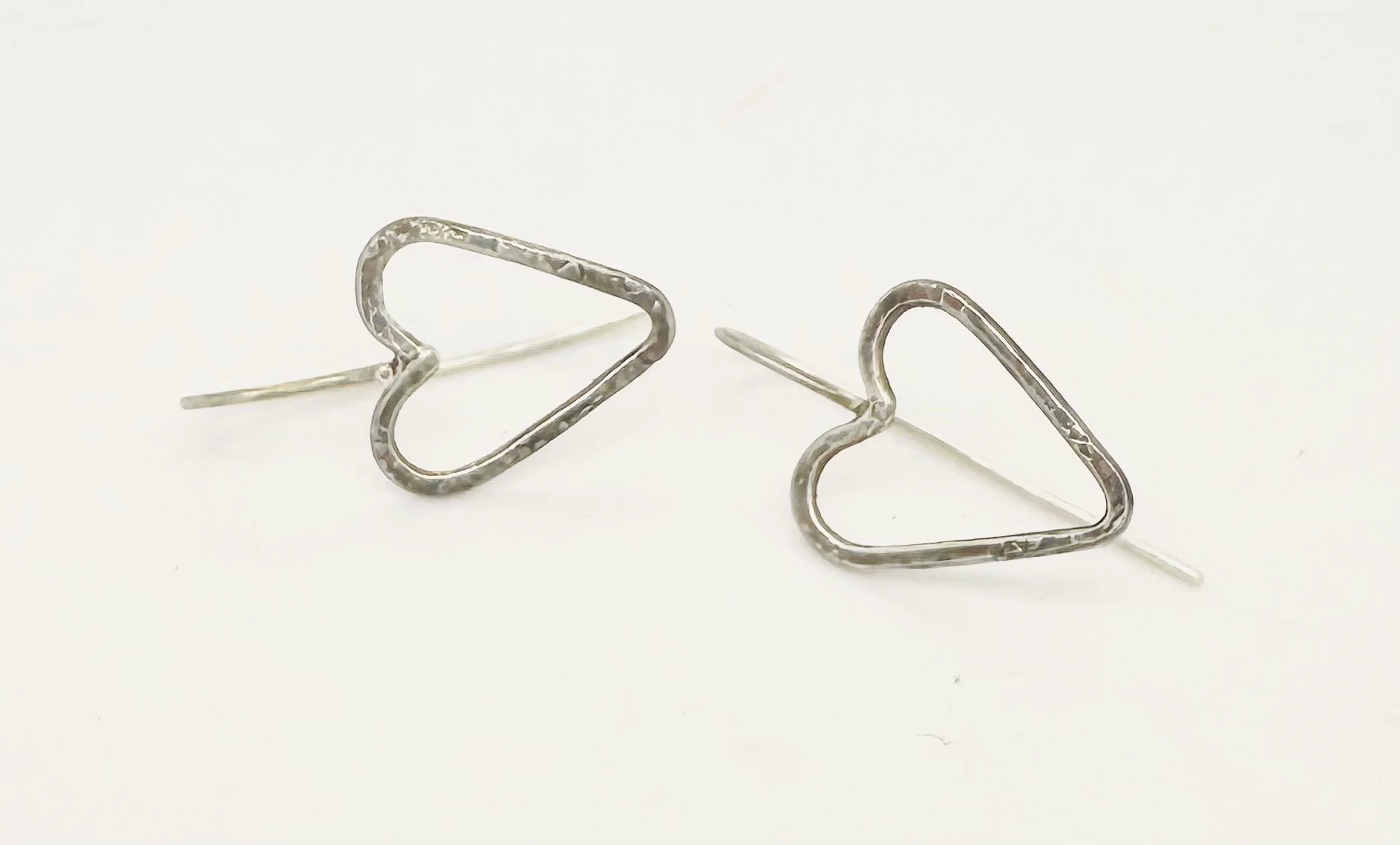 smallsterlingheartearrings26.jpeg