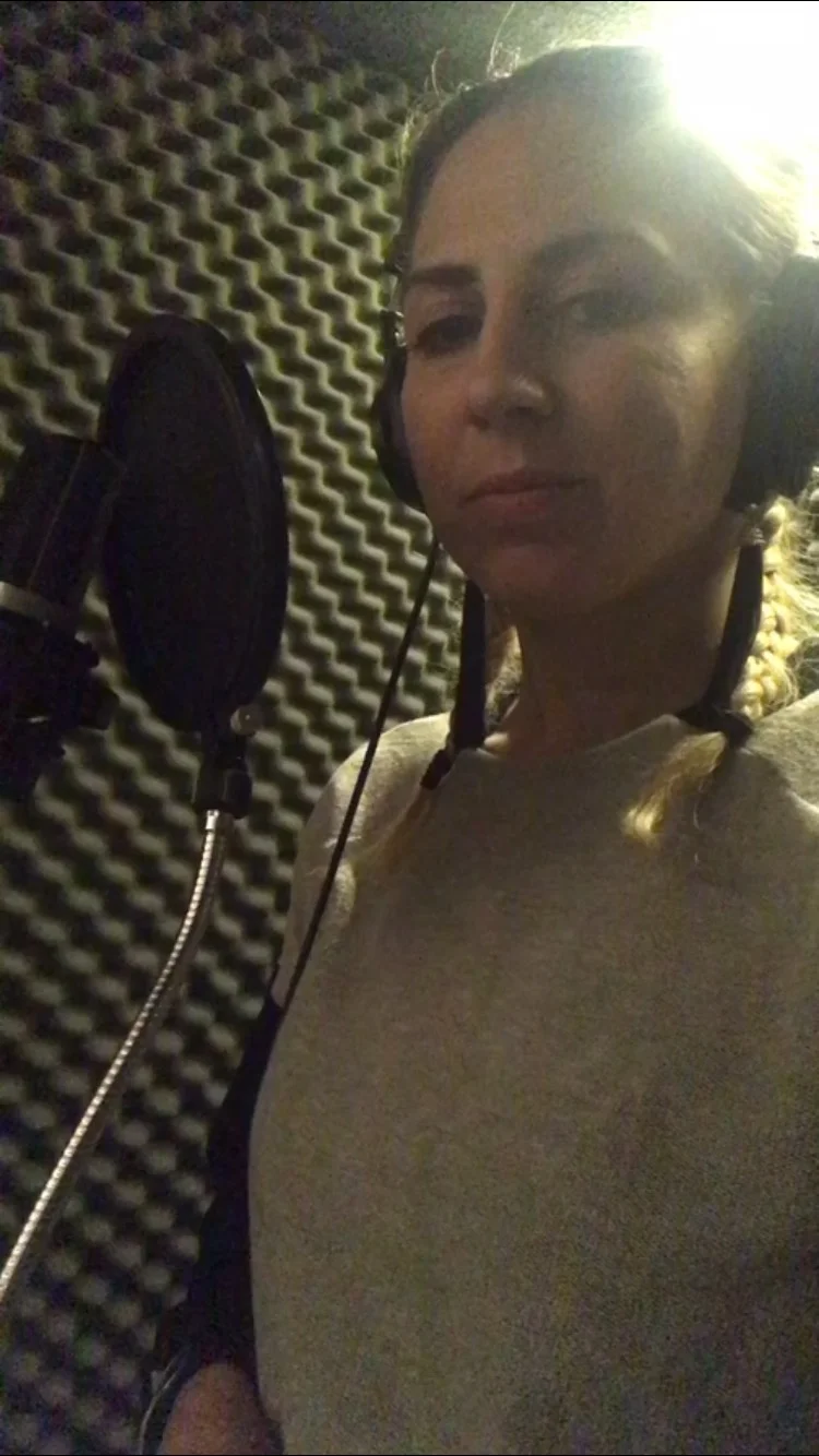 BehindTheMic_MaryAlouetteAlarke.jpeg