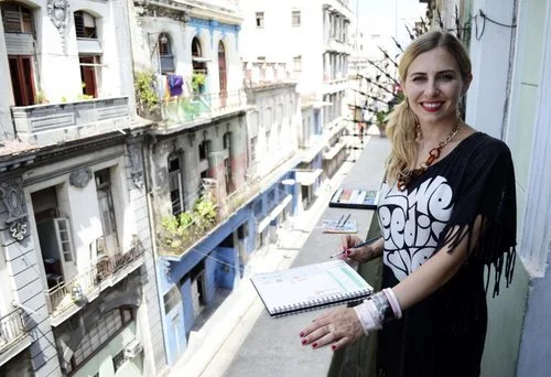 WANT TO COME HOME AND BEHIND-THE-SCENES WITH ME?