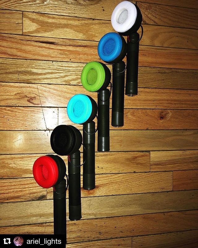 Taste the rainbow 🌈 Sennheiser HD25 assorted colors with matching color cables 
#linkinbio #sennheiser #ariellollipopnyc #lollipop #headphone #stickheadphone #custom #lollipopheadphone #djgear #toolsofthetrade #oldschool #djstyle #itpumps #musthave 