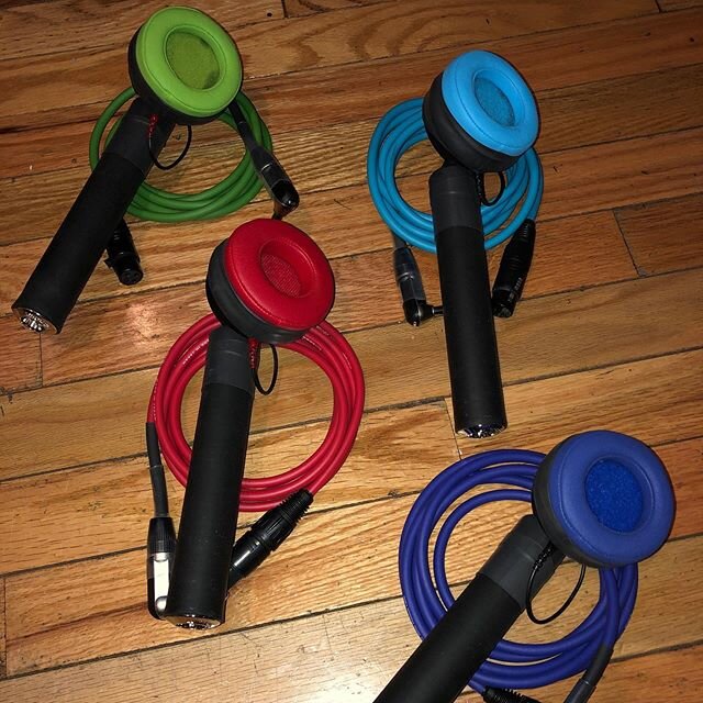 🍭Sennheiser HD25 assorted colors with matching color cables 
#linkinbio #sennheiser #ariellollipopnyc #lollipop #headphone #stickheadphone #custom #lollipopheadphone #djgear #toolsofthetrade #oldschool #djstyle #itpumps #musthave #djtoys #customhead