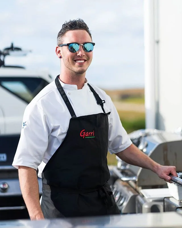 Summertime 🌞🌞
.
.
.
.
.
.
#summer #chef #garri #sony #sonya7iii #sony85mm18 #85mm #model #grill #outdoors #sunglasses #summertime #iceland