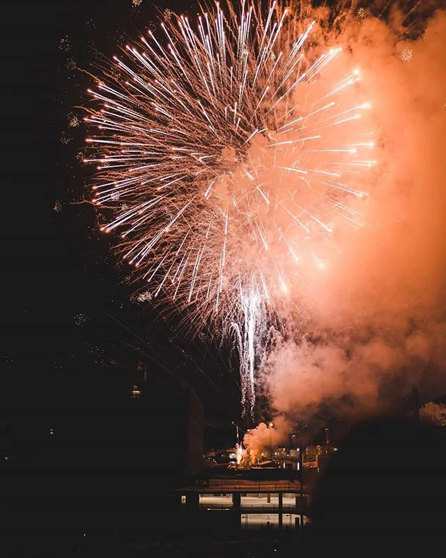 🎆Menningarn&oacute;tt #fireworks .
.
.
.
.
.
.
#night #menningarnott #iceland #fireworkshow #sigma35mmart #sonya7iii #sonyalpha #nightphotography #photography #show