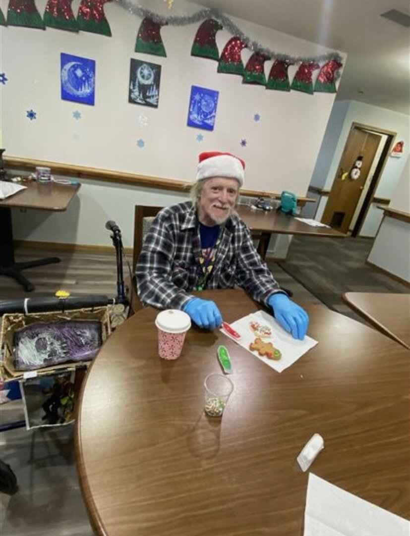 Repost from @mag_meadows
&bull;
Sweet moments and even sweeter cookies ❤️🎄 Our residents had a holly-jolly time decorating Christmas Cookies!
.
.
.
#AssistedLiving #SeniorLiving #MemoryCare