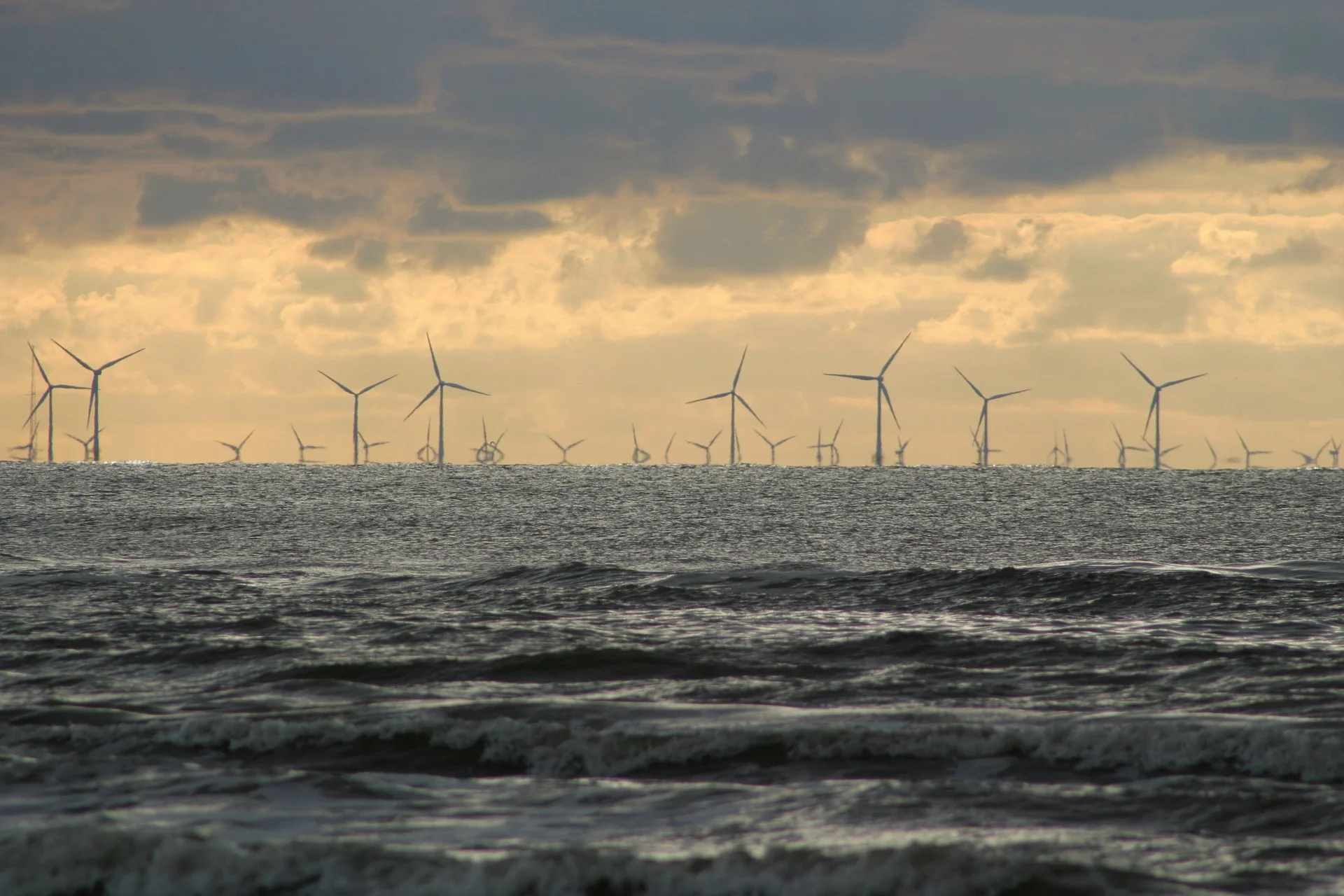 wind-park-2057881_1920.jpg