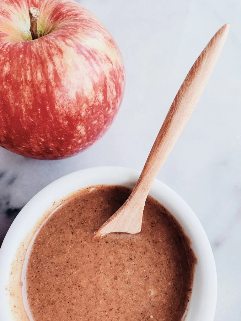 Healthy caramel apple recipe. Paleo, vegan, and free of refined sugar.