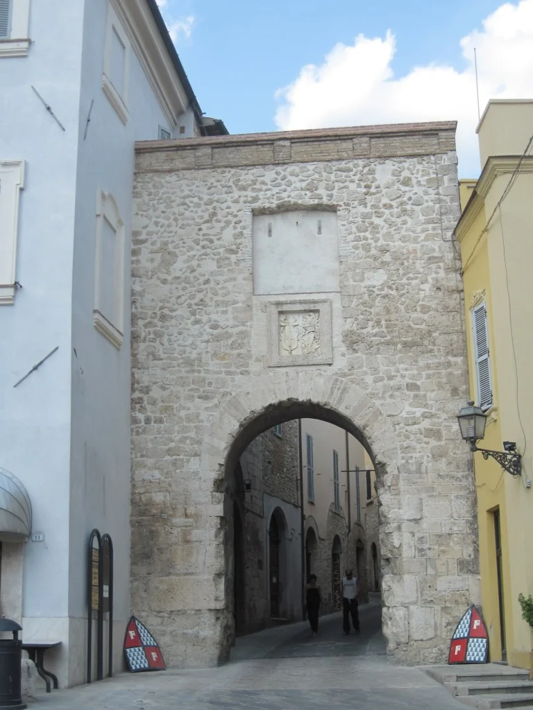 SGPS-2011-07-Porta-Burgi-17.jpg