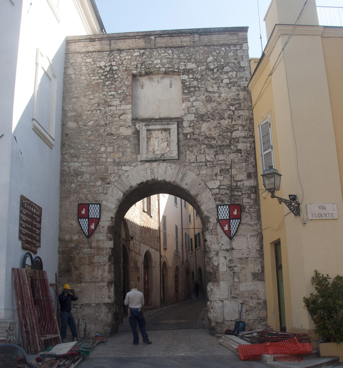San Gemini, Porta Burgi