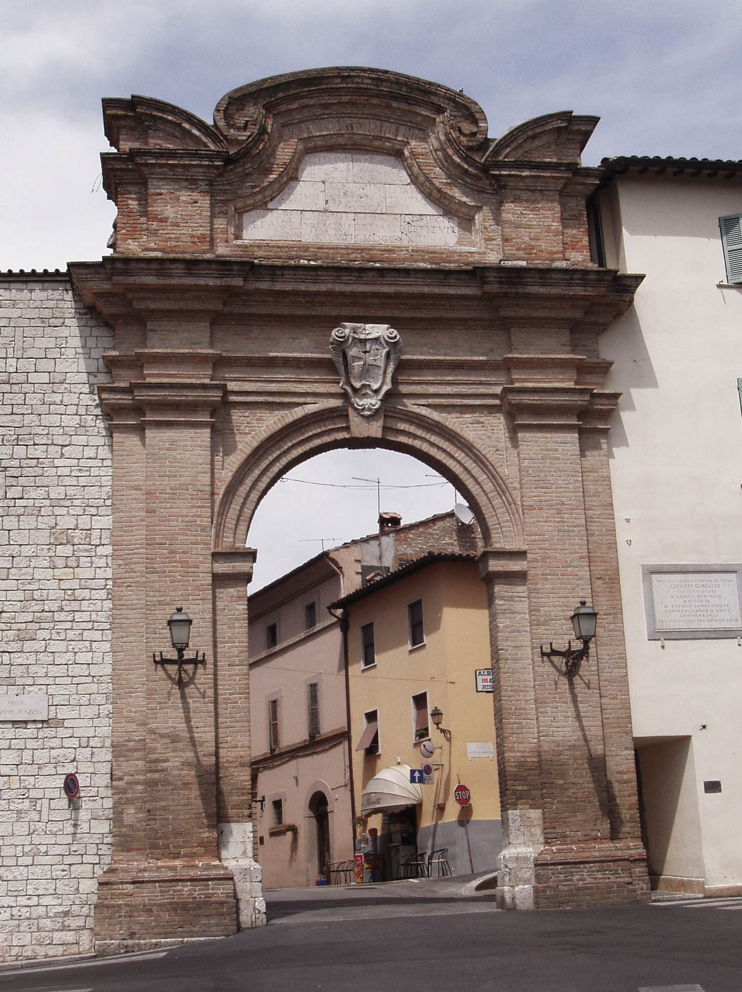 San Gemini, Porta Romana