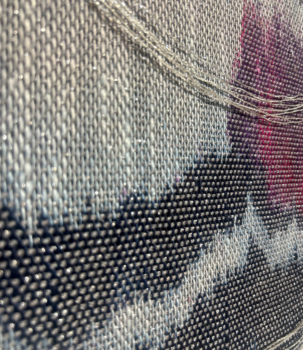 Jessica Pinsky_Untitled 9_handwiven + dyed linen warp with inlay_11%22x14%22_2025_2 1.52.00 PM.png