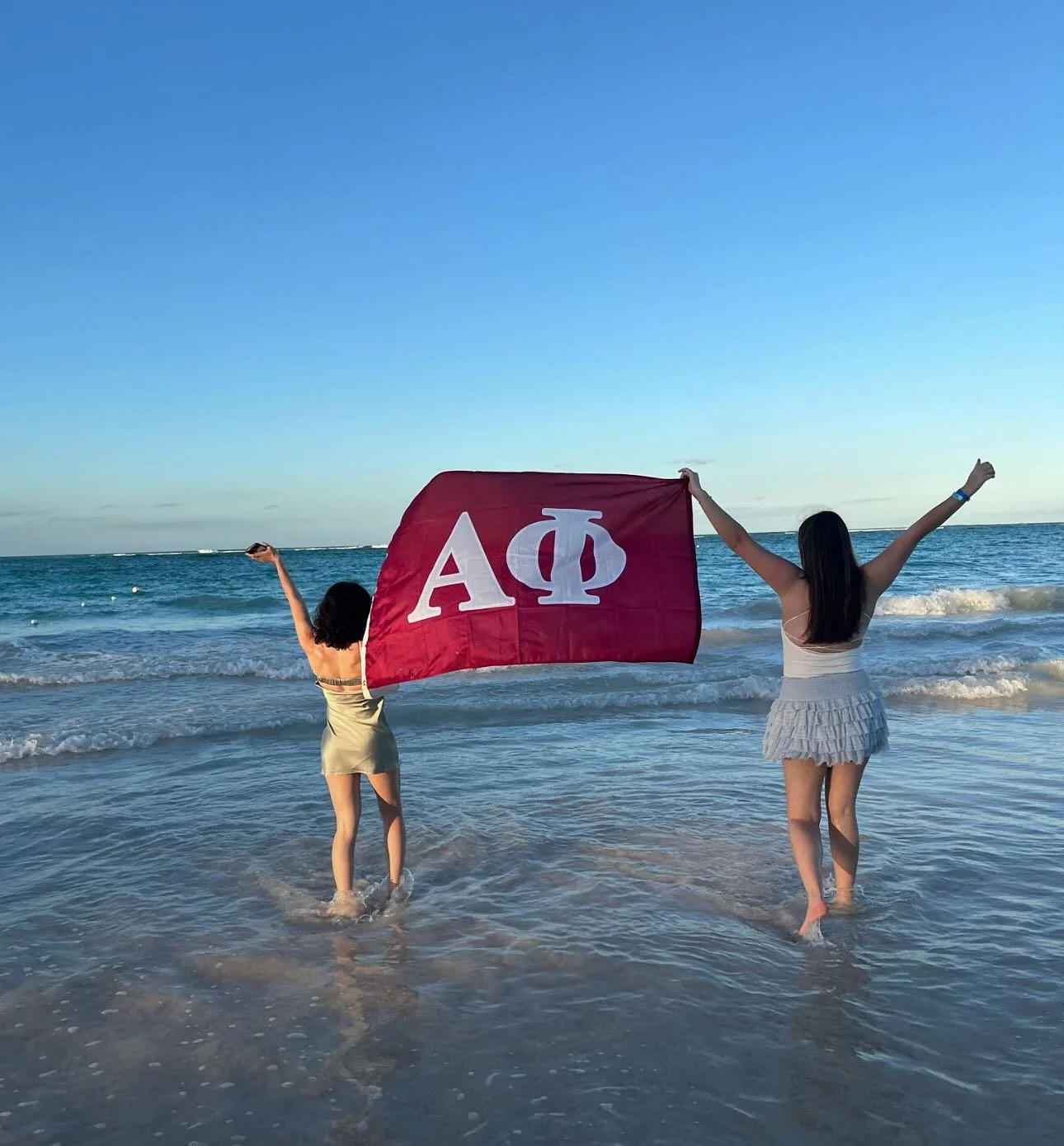 Happy first day of classes, we are so excited to be back on campus! With love, Alpha Phi 📚🧸✨#rpi #alphaphi