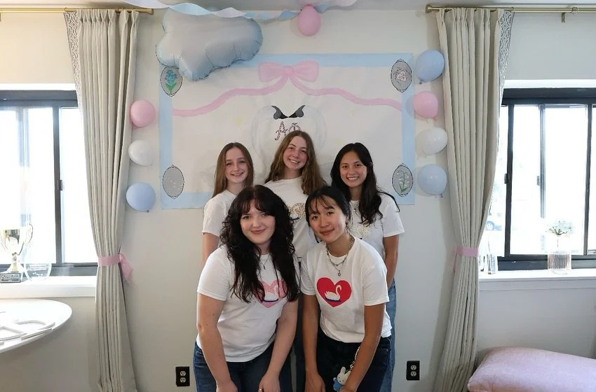 Birds of a feather stick together #BidDay 🕊️✨🩵