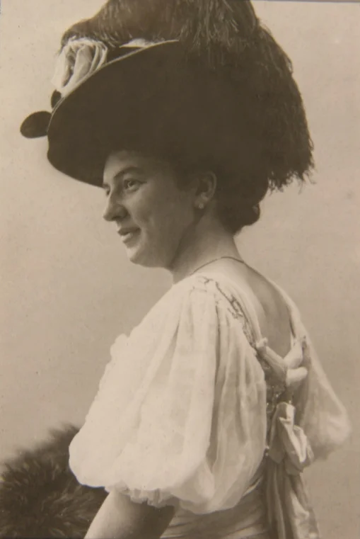 Lea Luboshutz - Portrait from a concert advertisement, 1911