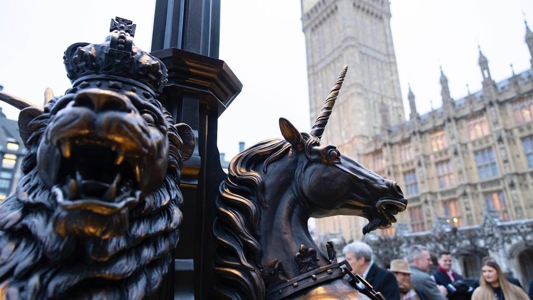 King Charles unveils unique sculptures by artist Tim Crawley cast at Morris Singer Art Foundry to mark the late Queen’s Platinum Jubilee (2).jpg