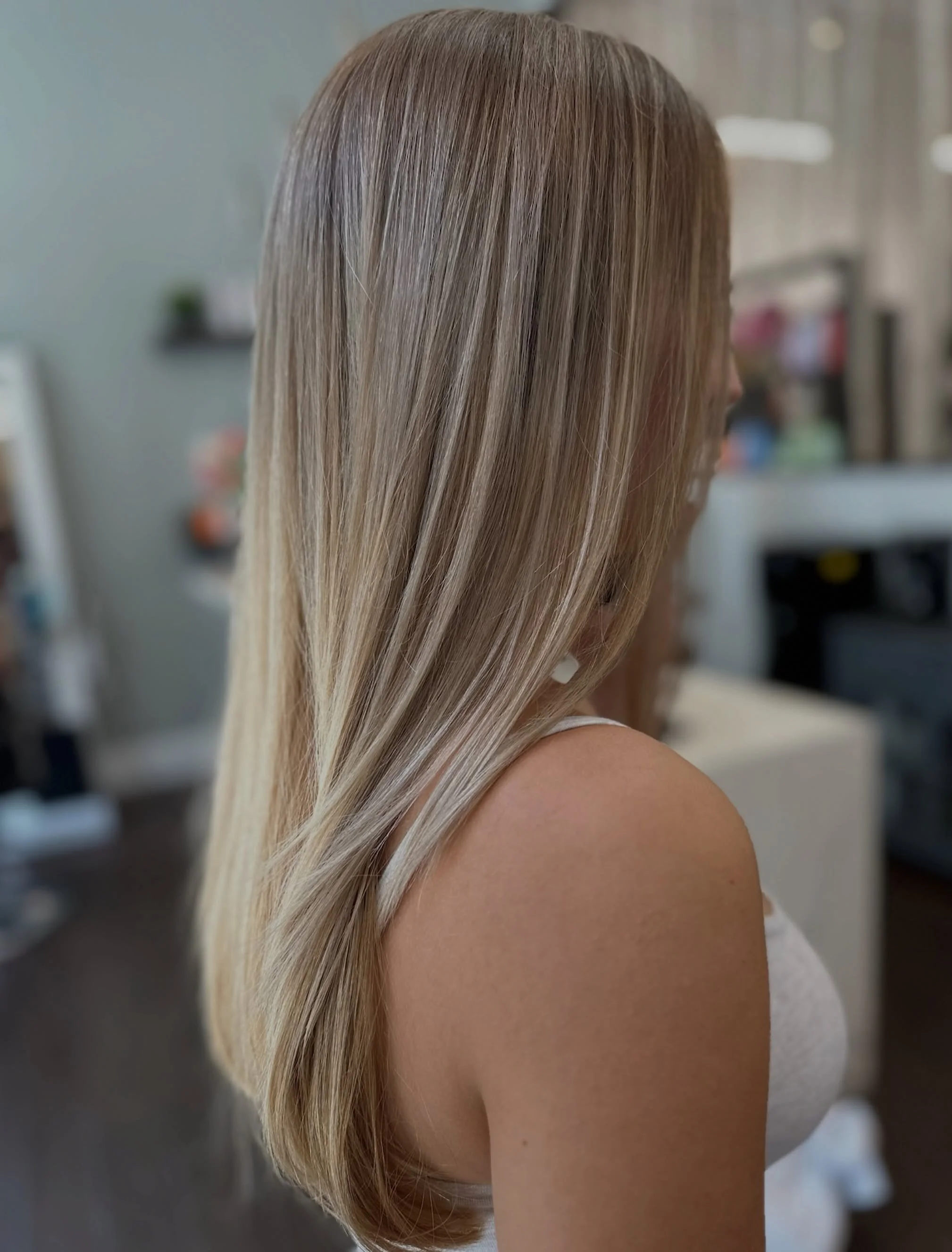 A bit of brightness✨in this June Gloom ☁️

#highlights #balayage #hairsalon #losangeles #culvercitysalon