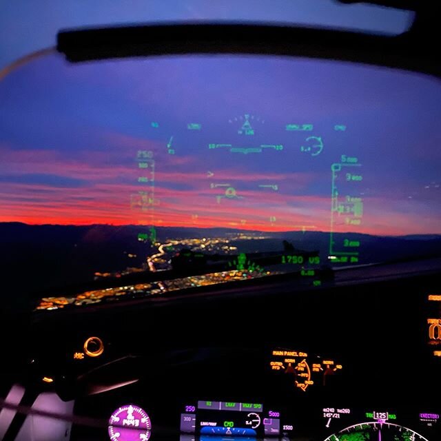 Breaking in the new year. #lionsofthesky #pilotlife #instapilots #dawnpatrol