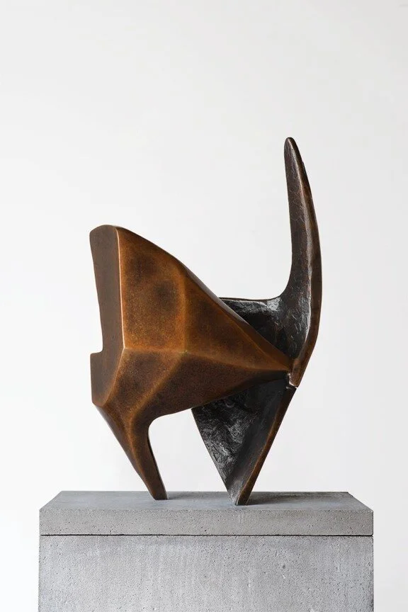 An Te Liu , I'll Be Your Mirror , 2018, Pièce unique dans une série de 4, Bronze, 15 ⅛” x 10 ⅛” x 23 ⅝”