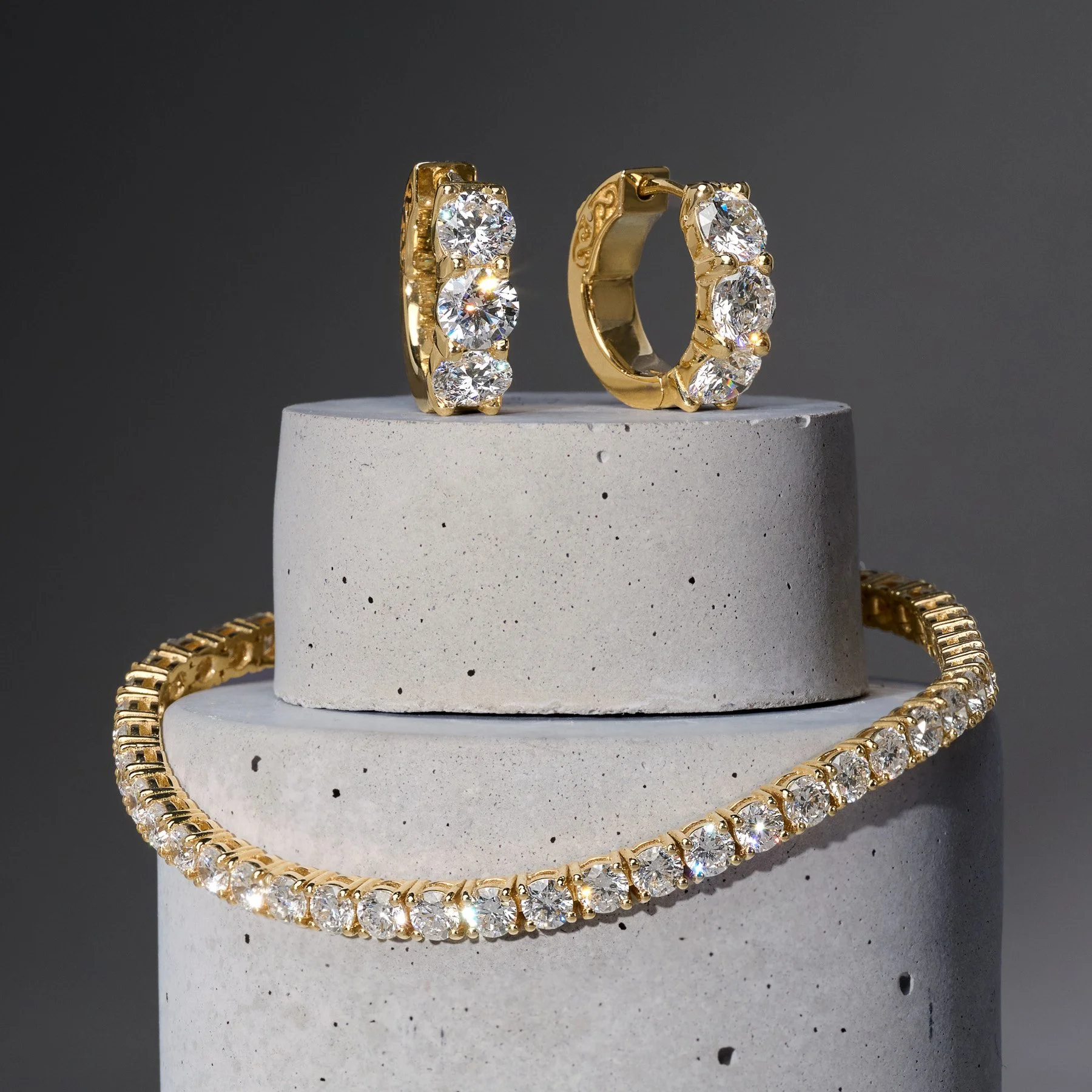 04_Lab-Diamond-Group_Tennis-Bracelet_Hoops_375_web.jpg