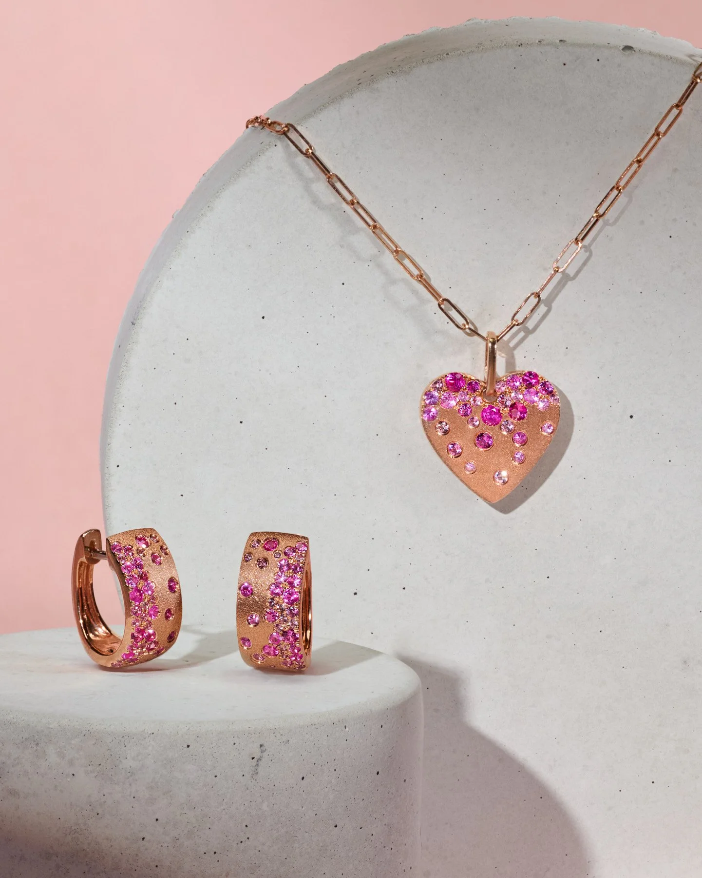 07_Pink-Sapphire-Diamond-Dilamani-Heart-Pendant_Still-Life_01_web.jpg