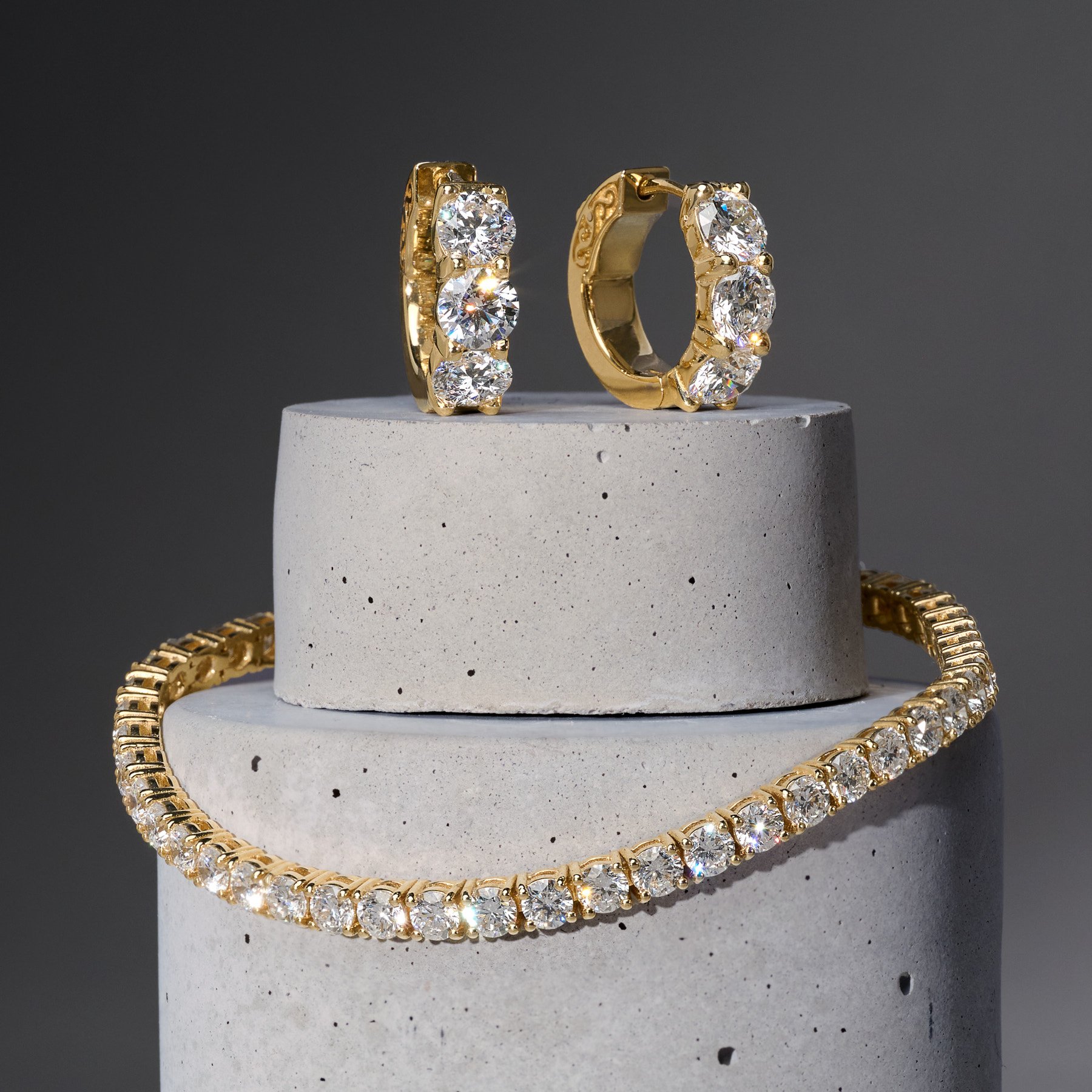 04_Lab-Diamond-Group_Tennis-Bracelet_Hoops_375_web.jpg