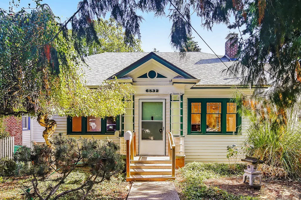 6532 20th Ave NE.jpg