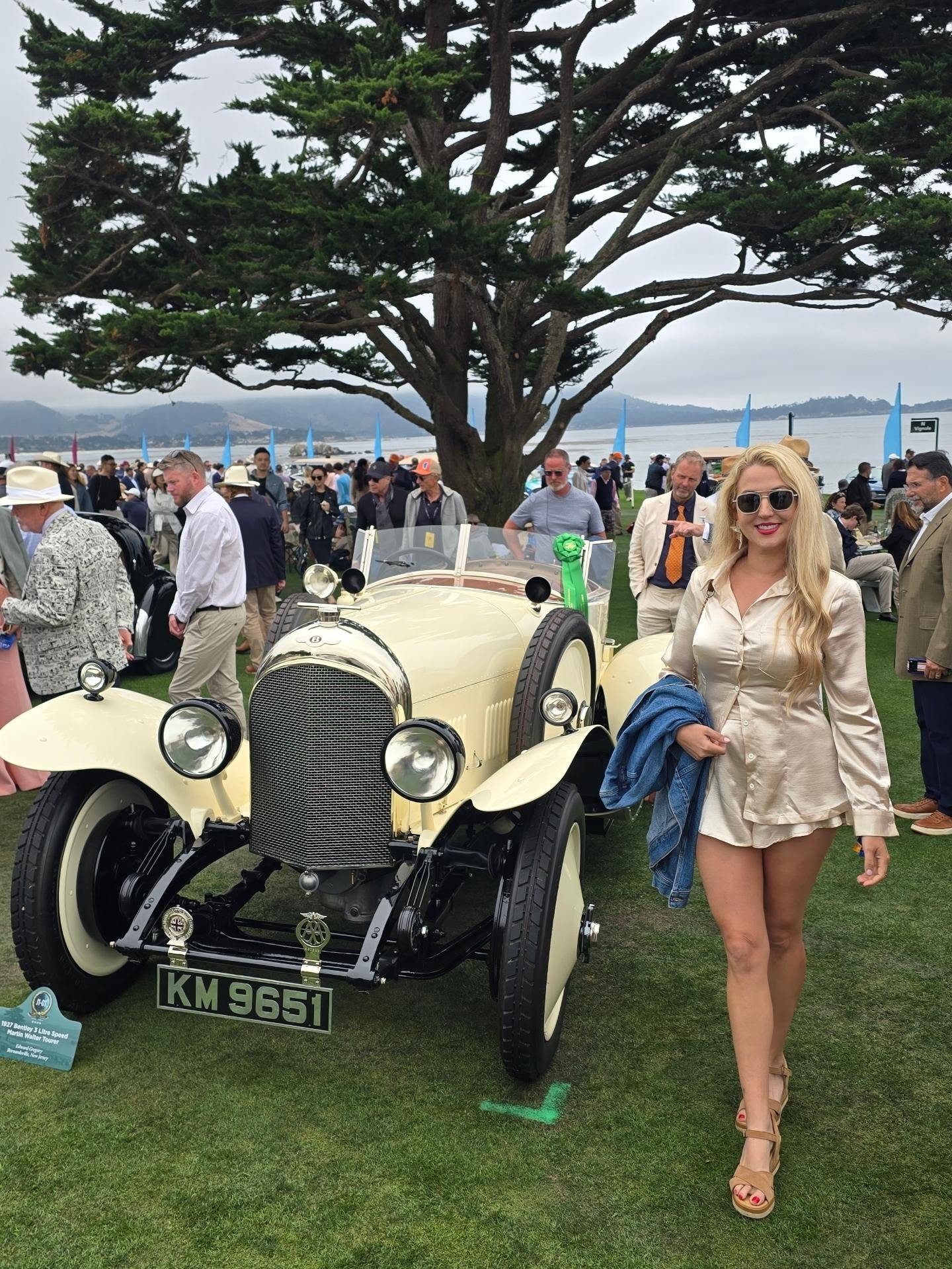 Juat over here matching the 1927 Bentley 3-Litre Speed Model Boat Tail - one of one 👀

#bentley #Pebblebeach #carcontent #cars