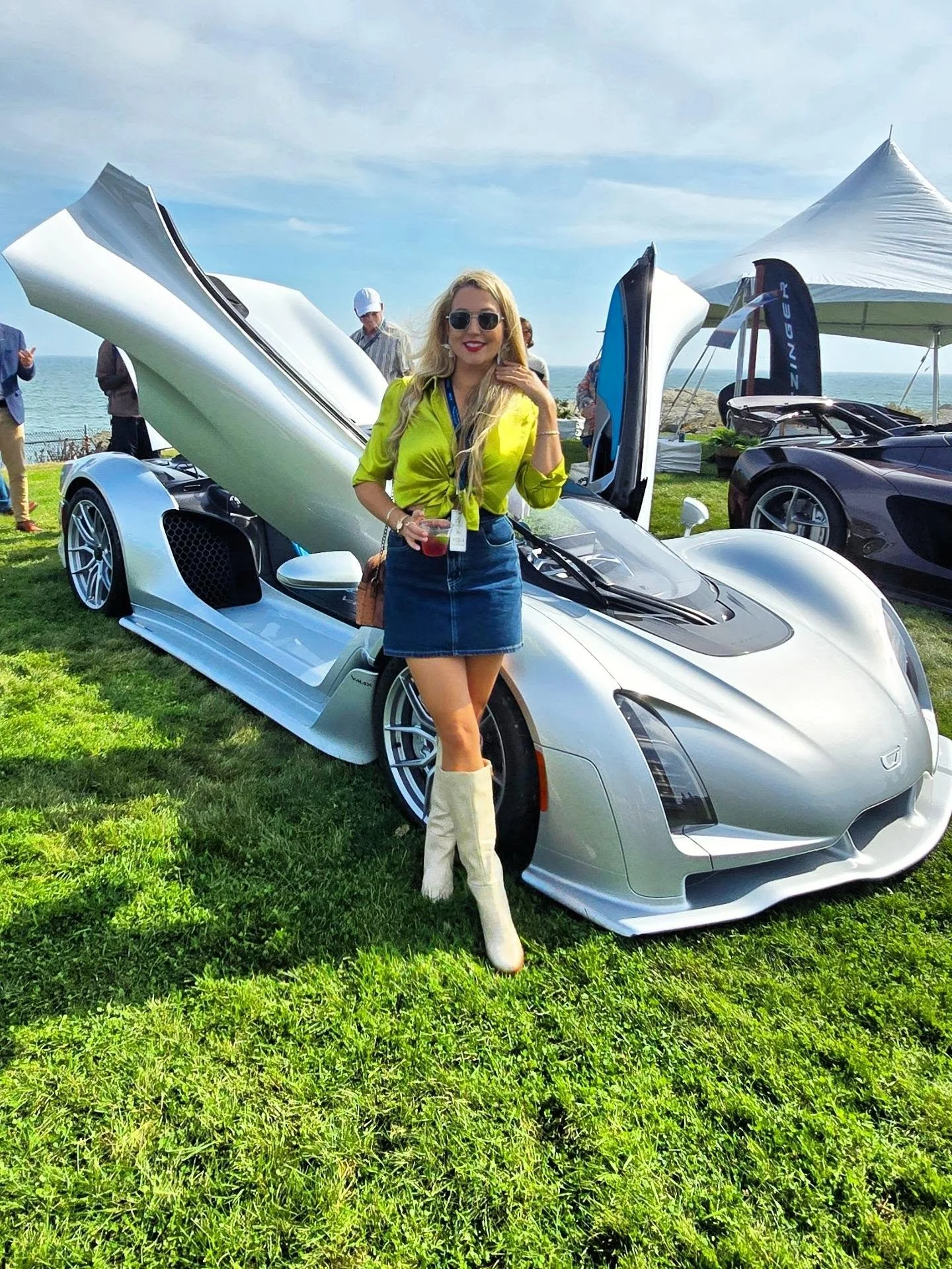 Did I drop lobster down my boot? Yes. Did Ibpluck it out and eat it? Also yes.
This was a wild mix of cars at The Gathering during Audrain Concours Motor Week ⚡️

#carsofinstagram #carcontent #acmw #carswithoutlimits