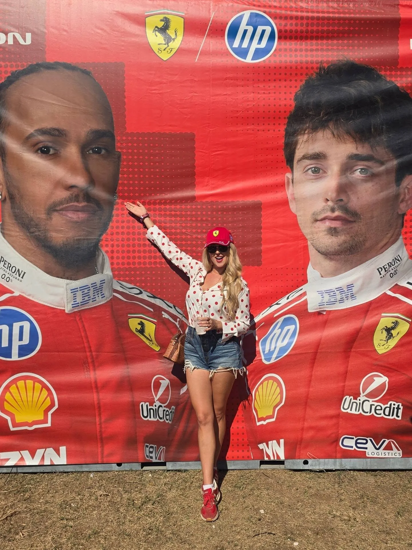 Lewis or Leclerc? Day one COTA GRAND PRIX in the books 🏁 the answer is always Leclerc 

#grandprix #f1 #formula1 #cota