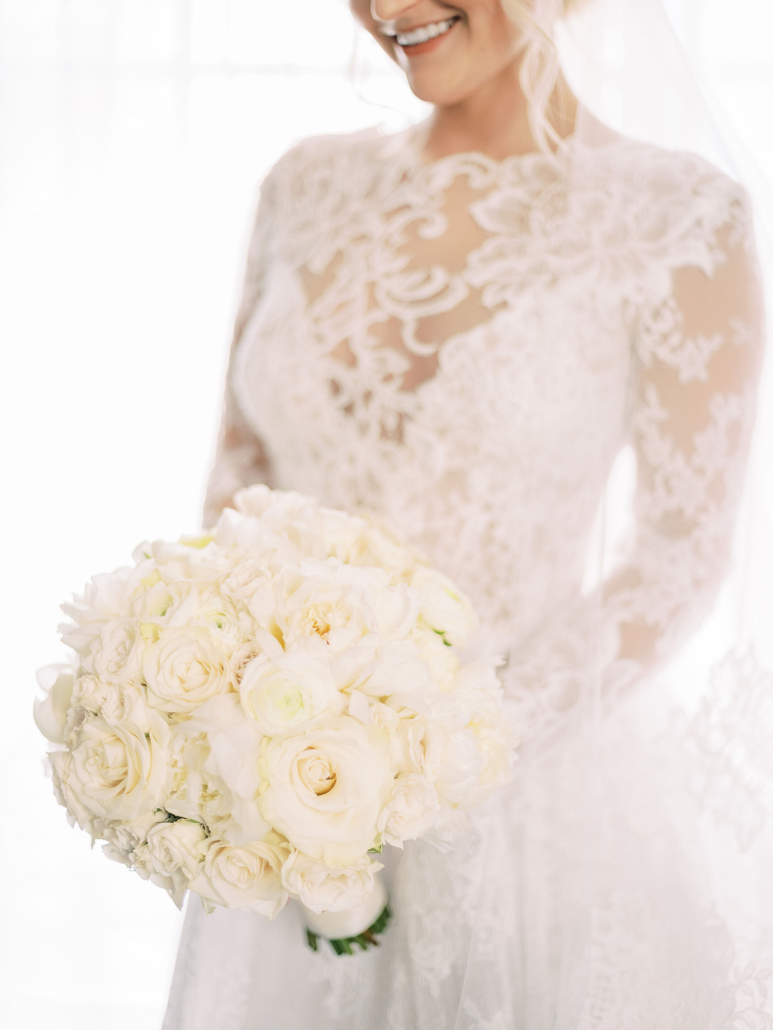 Belli-Fiori-St.-Louis-Wedding-Florist-Ritz-Carlton-Winter-Wedding-3.jpg