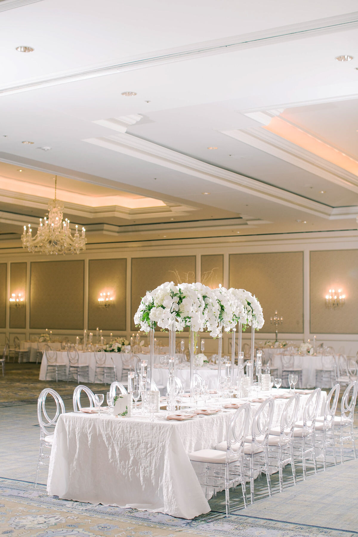 Belli-Fiori-Saint-Louis-Wedding-Florist-Ritz-Carlton-White-Wedding-17.jpg