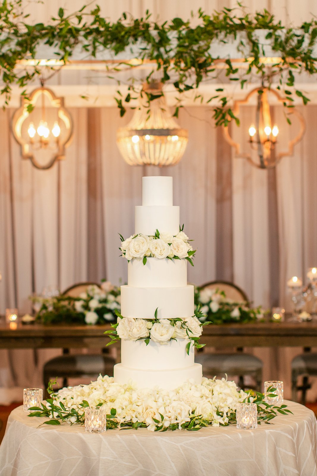 Belli-Fiori-Wedding-Cake-Flowers-1.jpg