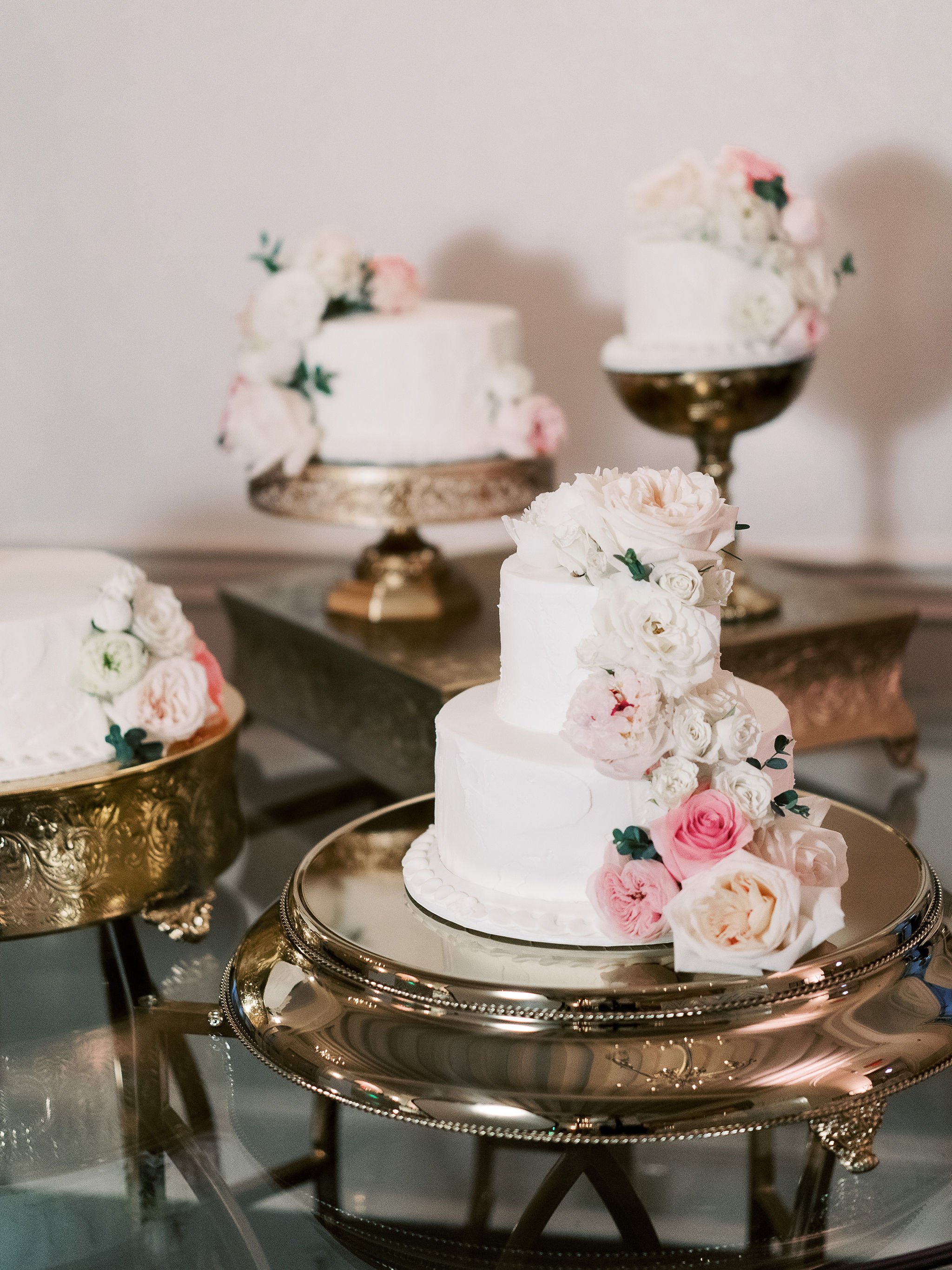 Belli-Fiori-Wedding-Cake-Flowers-5.jpg