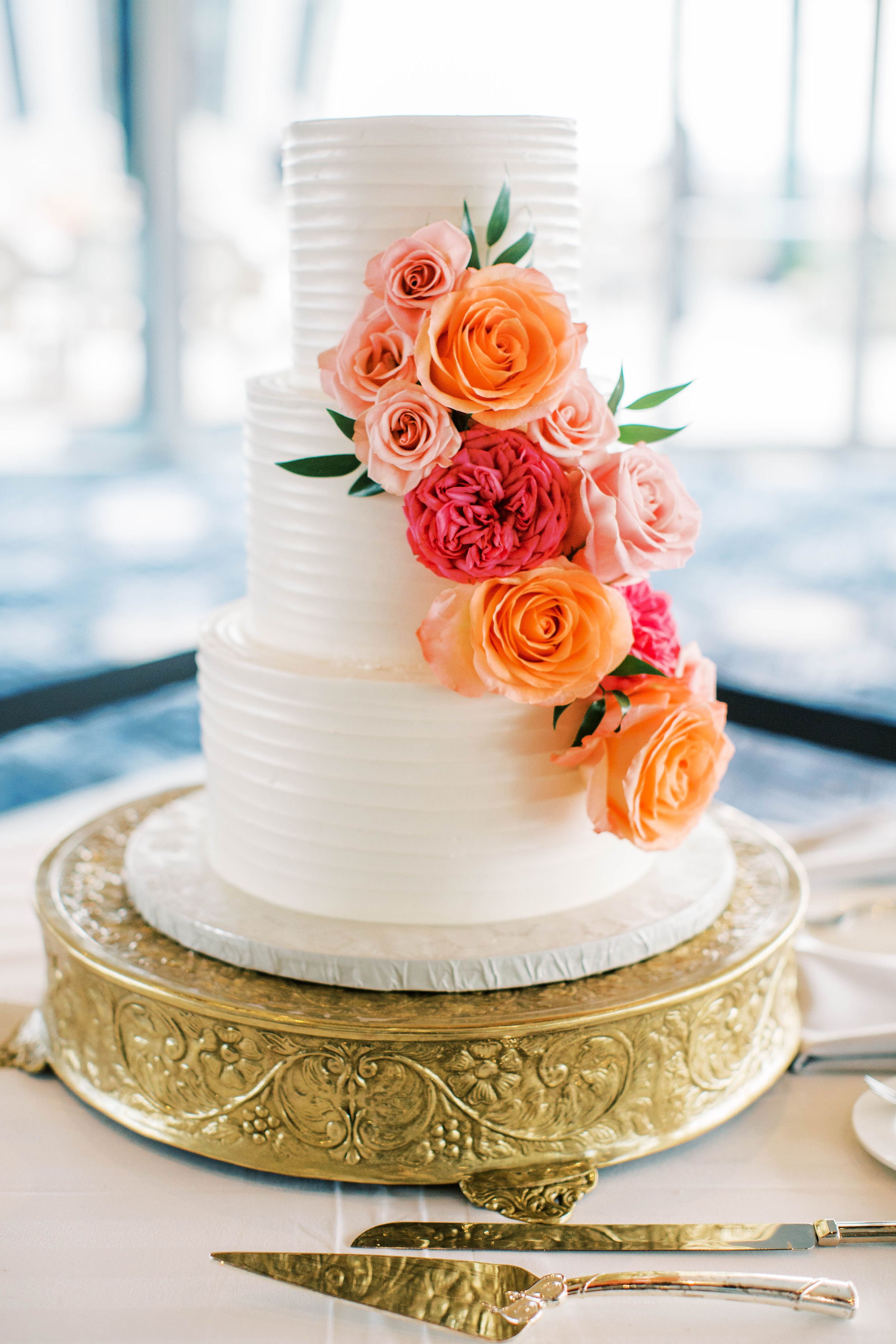 Belli-Fiori-Wedding-Cake-Flowers-6.jpg