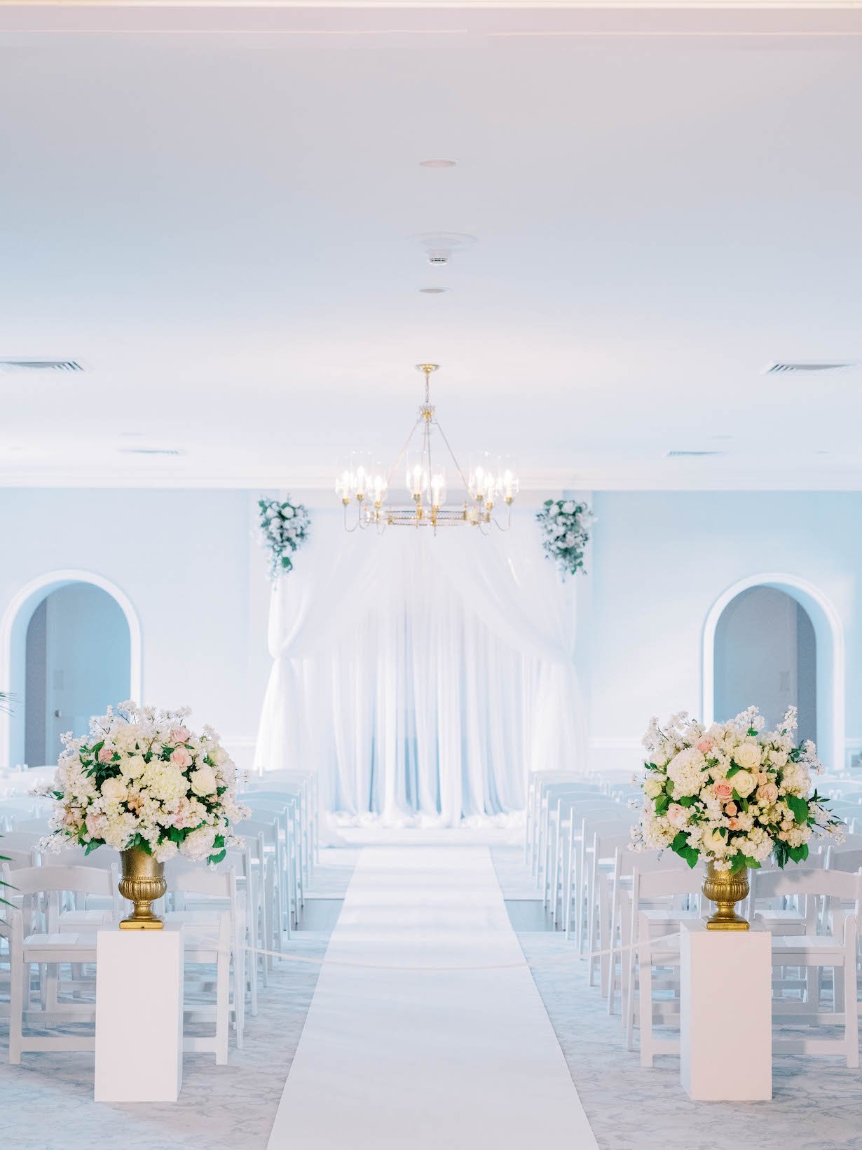 Belli-Fiori-Luxury-Wedding-Florist-Ceremony-Decor-Sarah-Harvey-Photography-image_297349.JPG