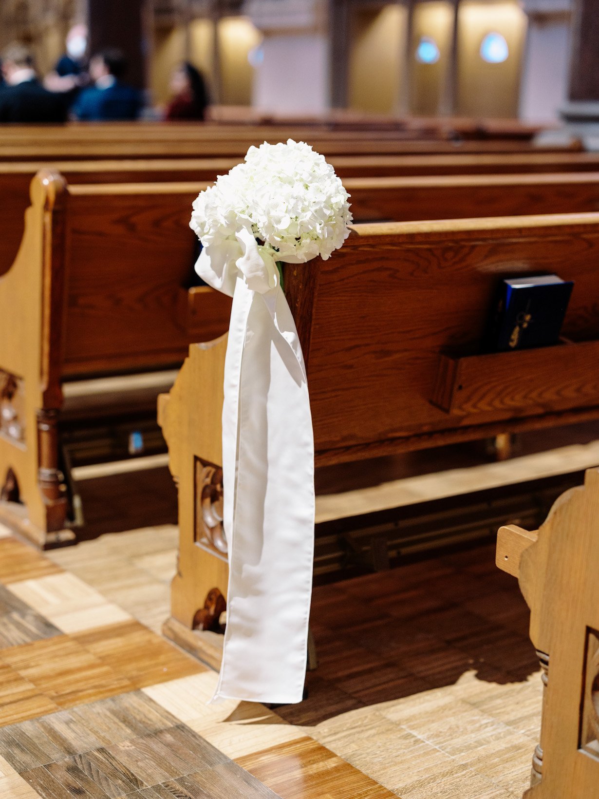 belli-Fiori-st-louis-wedding-florist-aisle-decor-church-ceremony-mike-cassimatis-photography-171.jpg