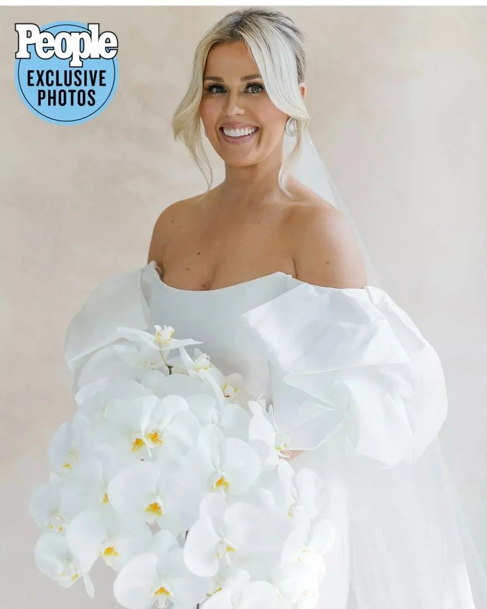 Reminiscing over Devon and Ashley&rsquo;s modern black and white wedding featuring a sea of orchids and lilies...truly a sight to behold.

It was a delight to create a truly artful wedding for this amazing couple. So happy to have been part of their 