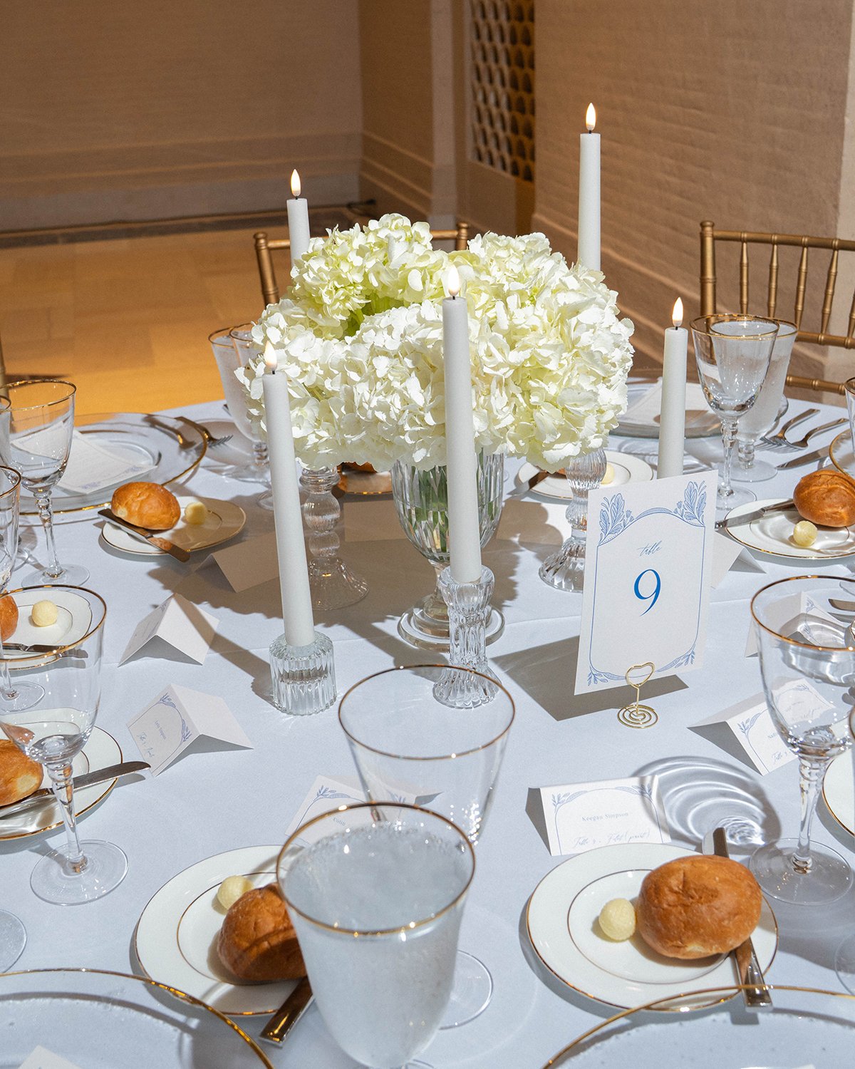 Wedding centerpiece designed by Belli Fiori at the St. Louis Art Museum.