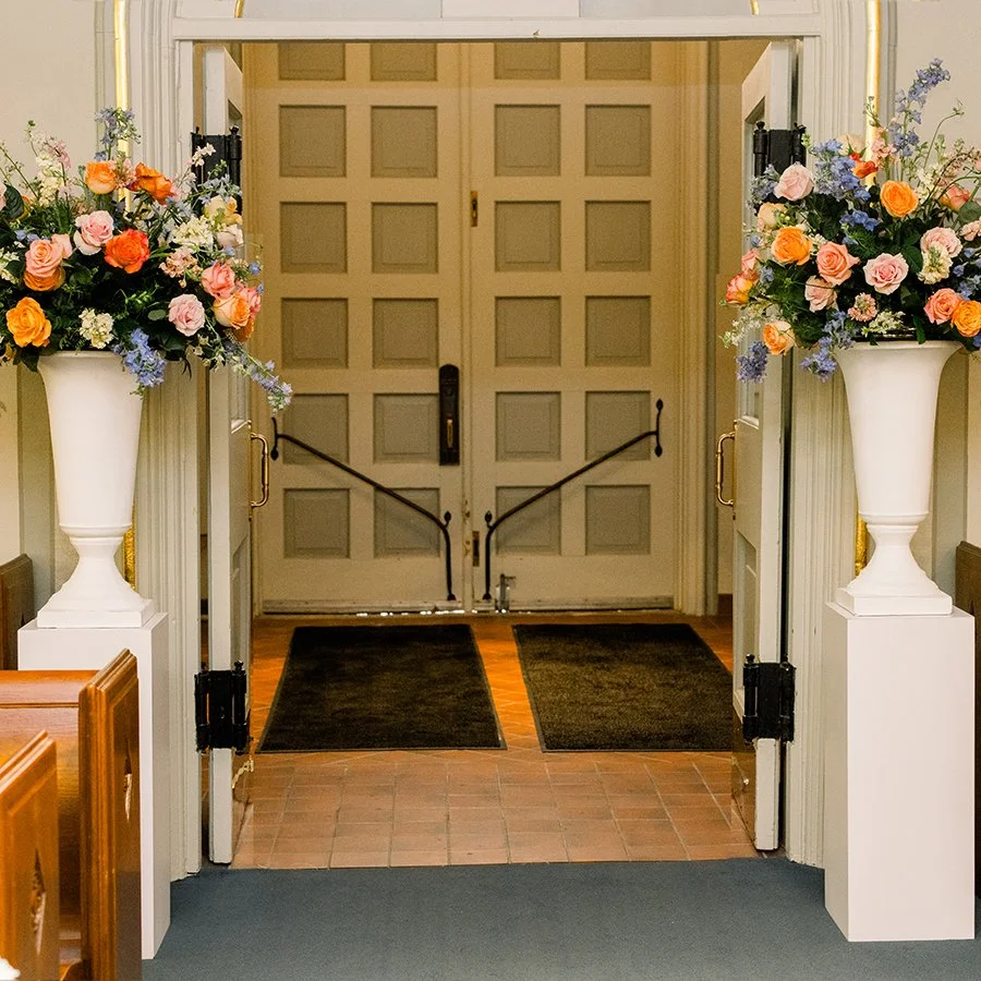 St. Louis wedding ceremony with flowers by Belli Fiori.