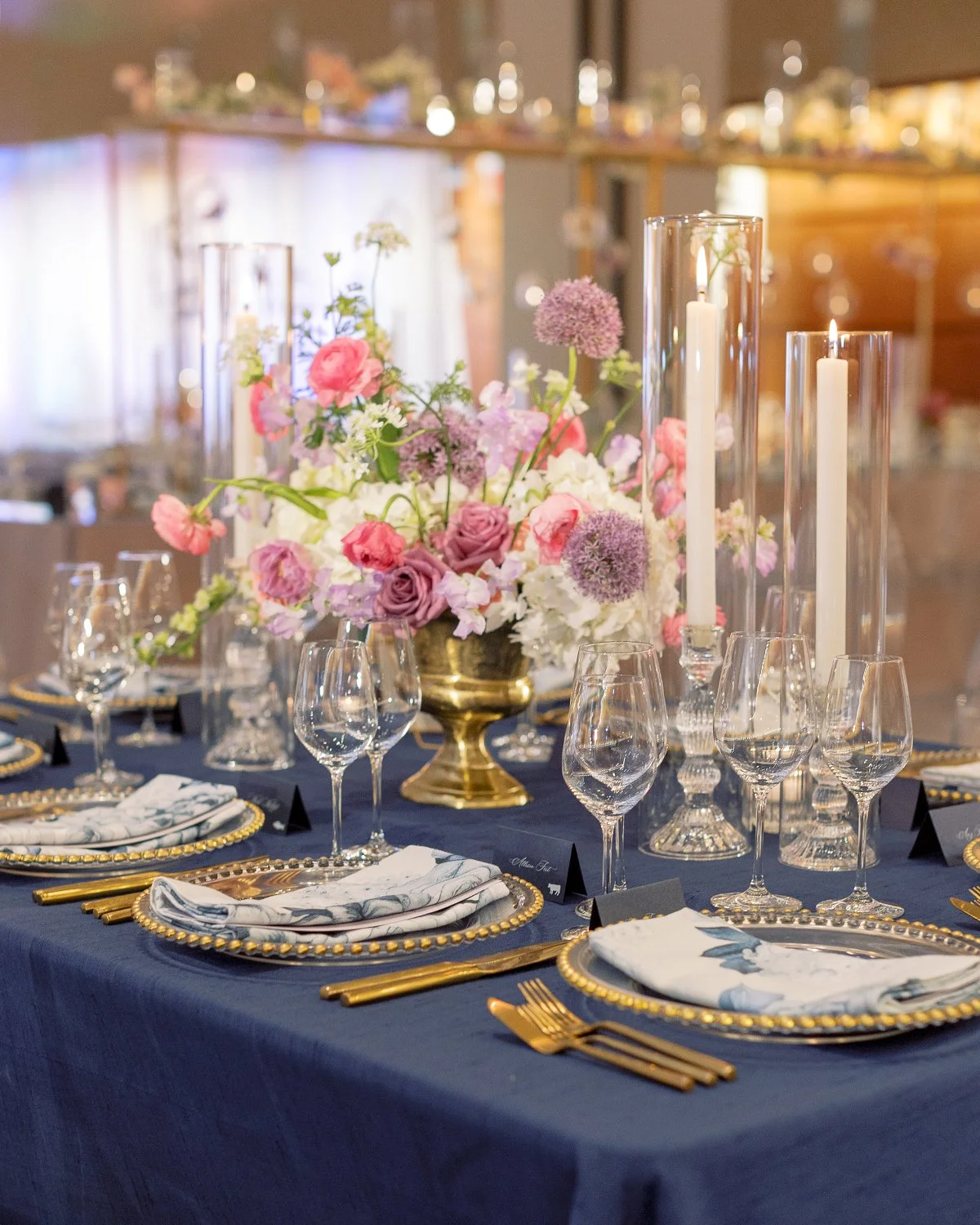Pastel wedding tablescape at the Four Seasons Hotel in St. Louis by wedding florist Belli Fiori.