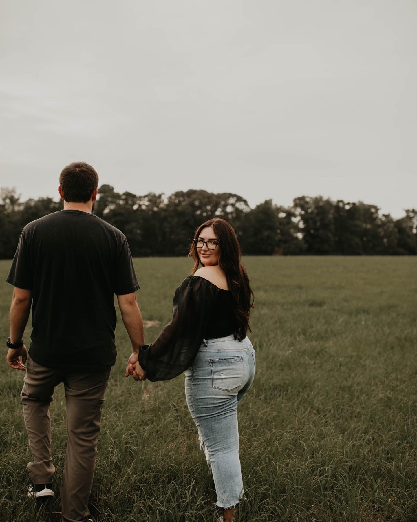 Spent the weekend in MD to capture these two. 🥰 so stoked to head back for their wedding this fall!